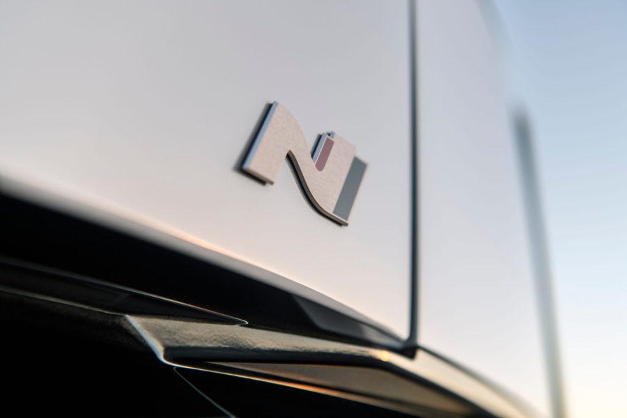 Logo performance N de la Hyundai IONIQ 5 N 2025