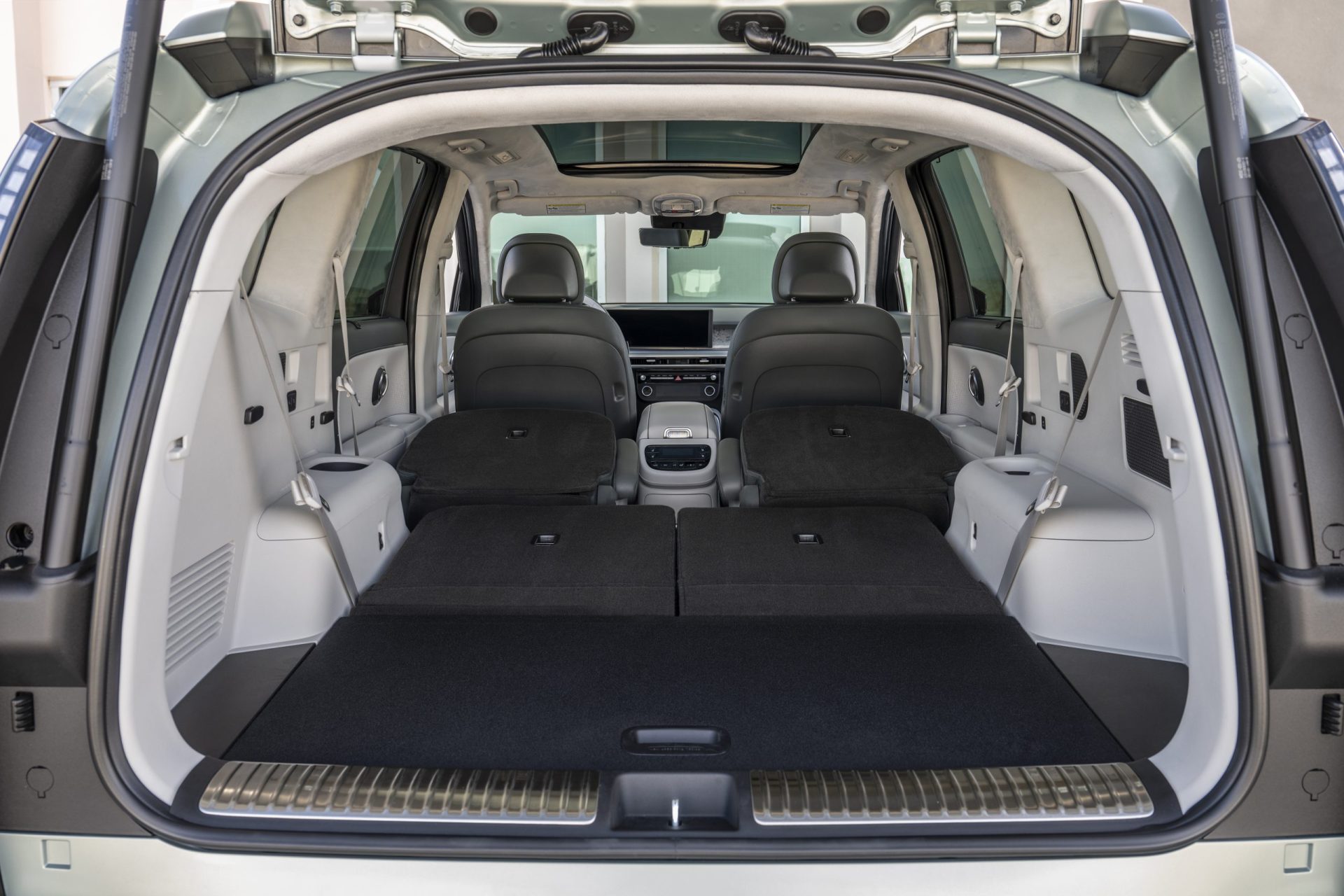 Capacité de chargement jusqu’à 1 323 litres du IONIQ 9