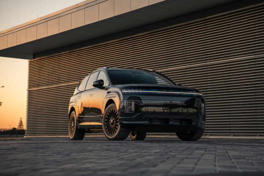 2026 08 18 IONIQ9 nuit main
